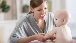 Nyanyikan Lagu Untuk Bayi Baru Lahir, Banyak Manfaatnya Loh Moms