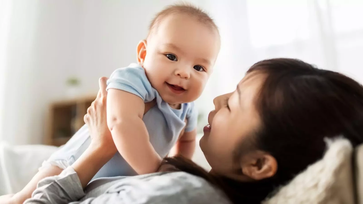 Benarkah Pendidikan Tinggi Ibu Sangat Berpengaruh Pada Proses Bayi Bisa Bicara Lebih Cepat?